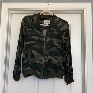 NWOT - BB Dakota camo jacket